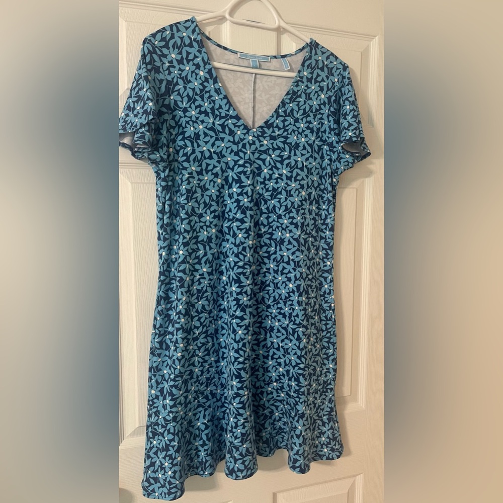 Draper James Blue Floral Flutter Sleeve
Grotto Shift Shirt Dress Size L